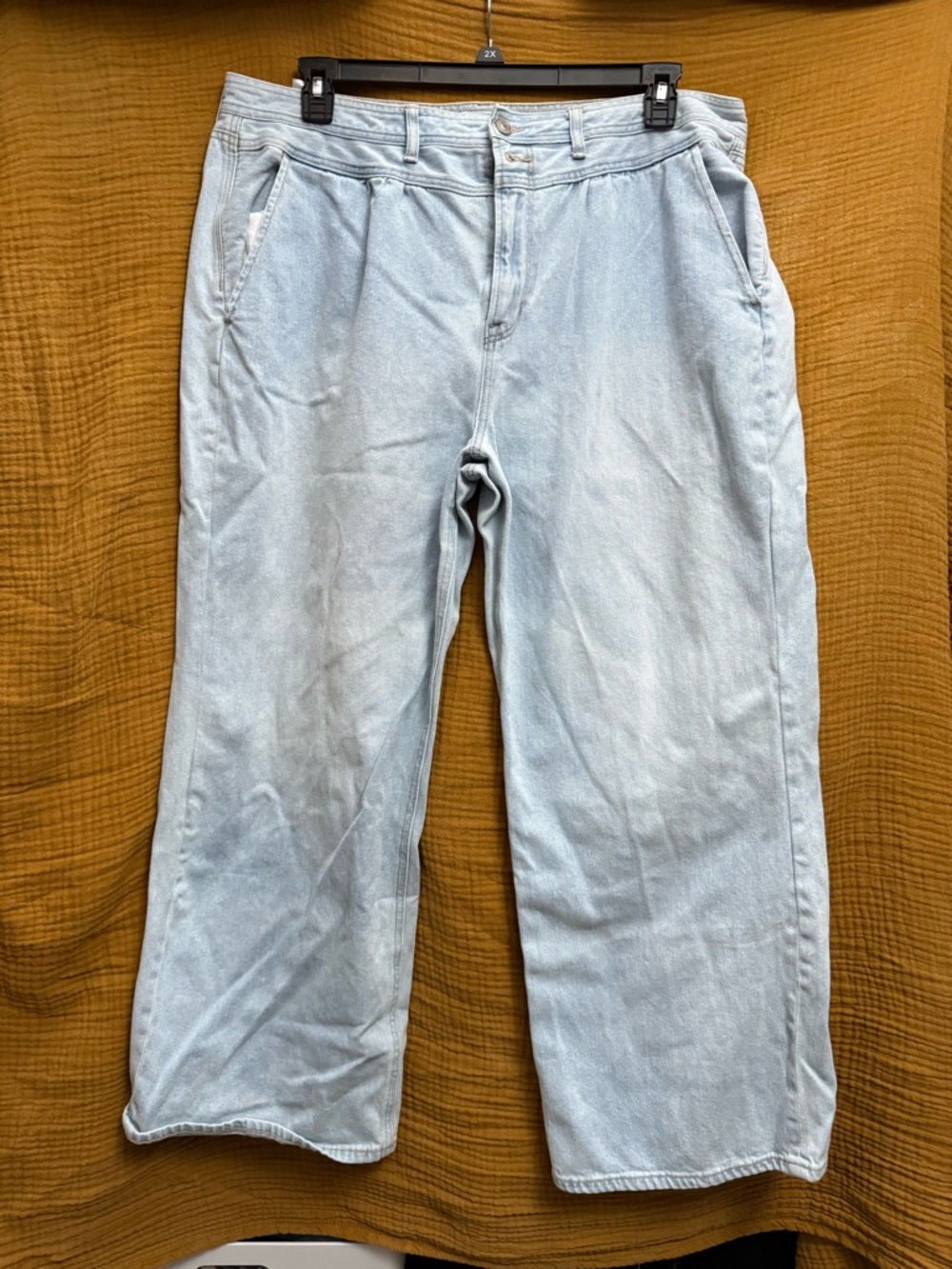 American Eagle Outfitters Light Blue Denim Jeans